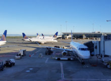 Servicing a United plane